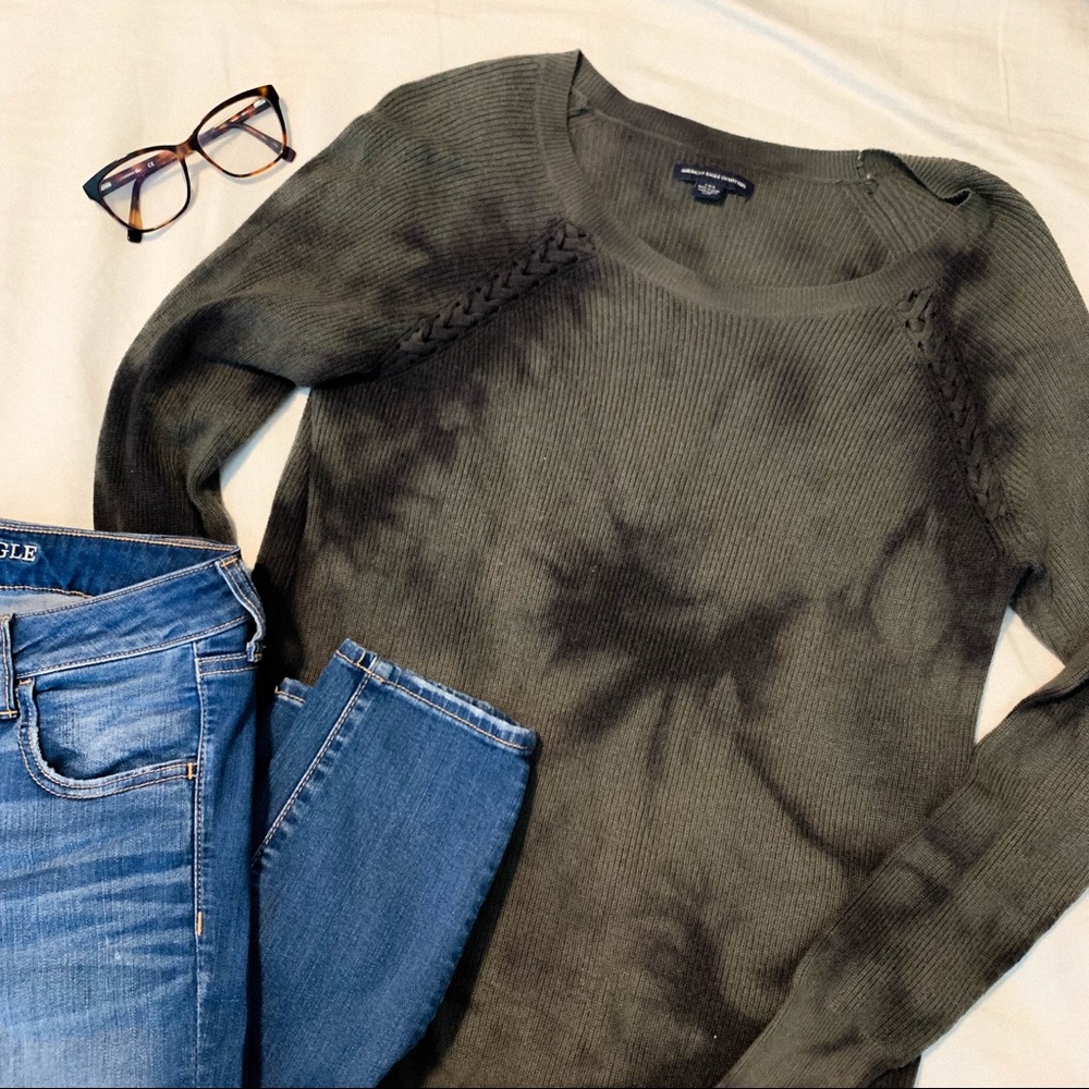 American Eagle Sweater